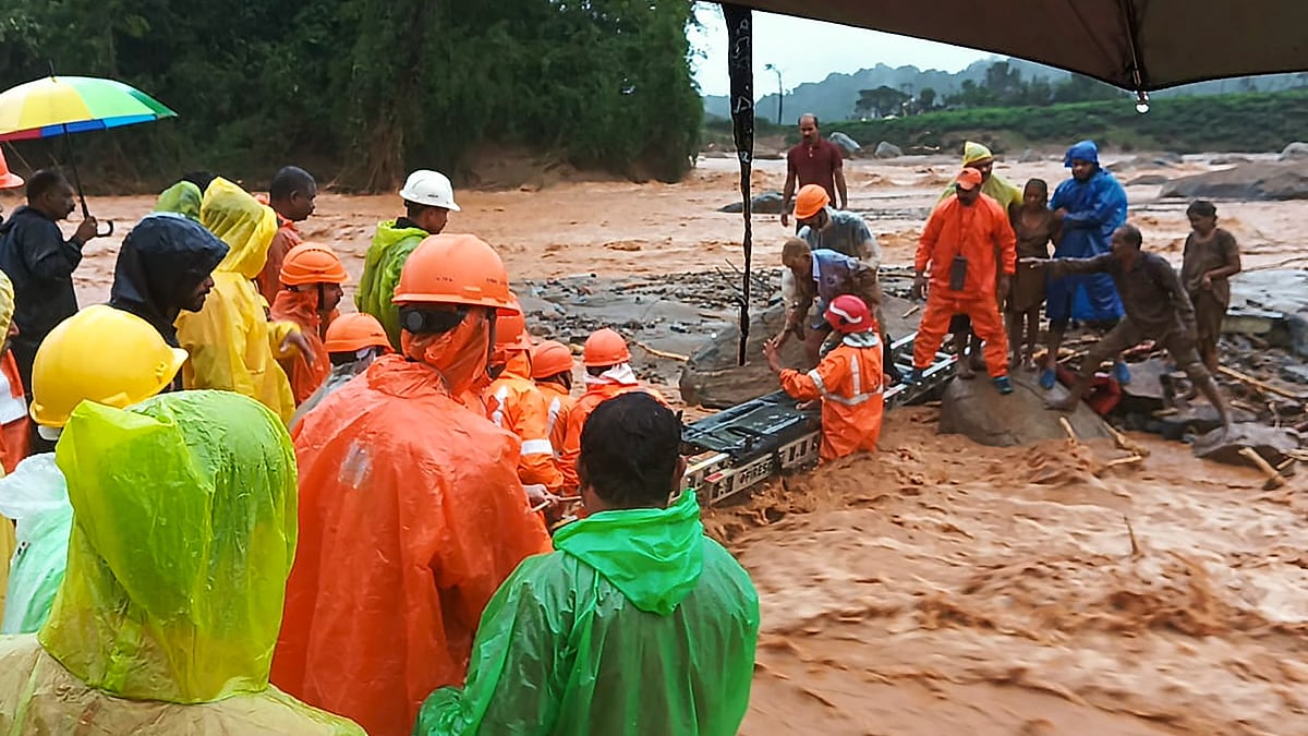 വയനാട് ദുരന്തം: രണ്ടു ദിവസം സംസ്ഥാനത്ത് ദുഃഖാചരണം, ദേശീയപതാക പകുതി താഴ്ത്തിക്കെട്ടും